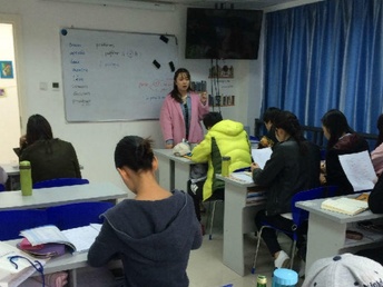 成都语言培训学校的专业教育之旅