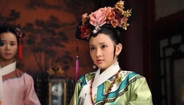 甄嬛传中的角色与向佐，宫廷内外的命运对比